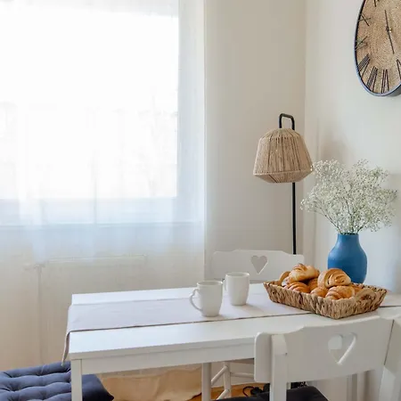 Home-like Walking Distance To The Old Town L Washing Machine L Bus Station Nearby