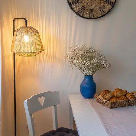 Apartman Home-Like Studio Walking Distance To The Old Town L Breakfast L Novi Sad Fair Nearby *