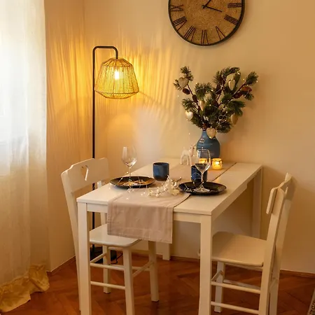 Home-Like Studio Walking Distance To The Old Town L Breakfast L Novi Sad Fair Nearby Apartman Novi Sad